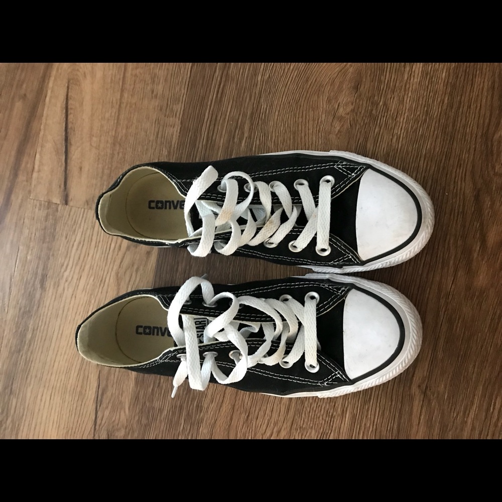 Converse sneakers size 7